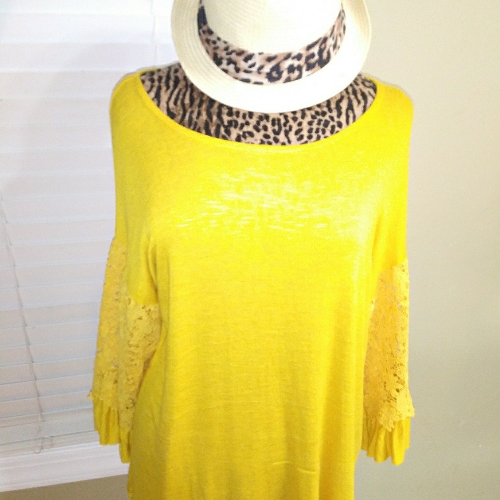 EST..1946.....sassy yellow Nwt